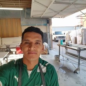 Meet your Posher, Edwin manolo